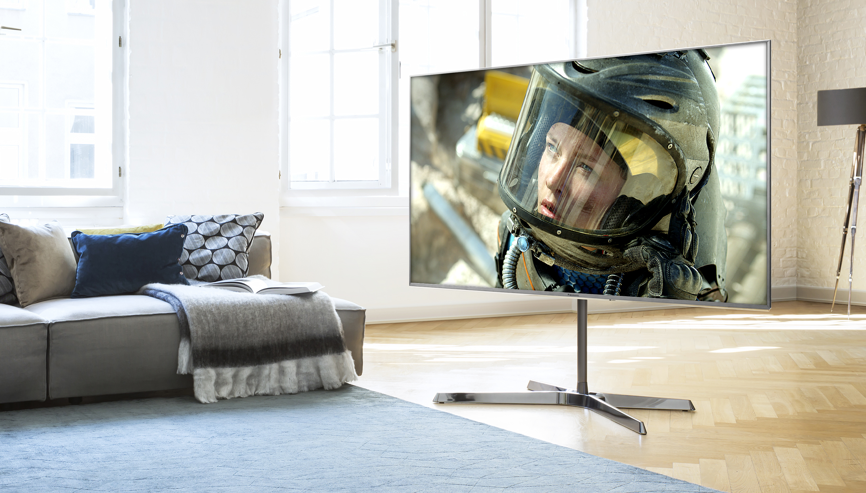 25990_6a EX750_Roomset_50_58inch - NOT 75 & 65in