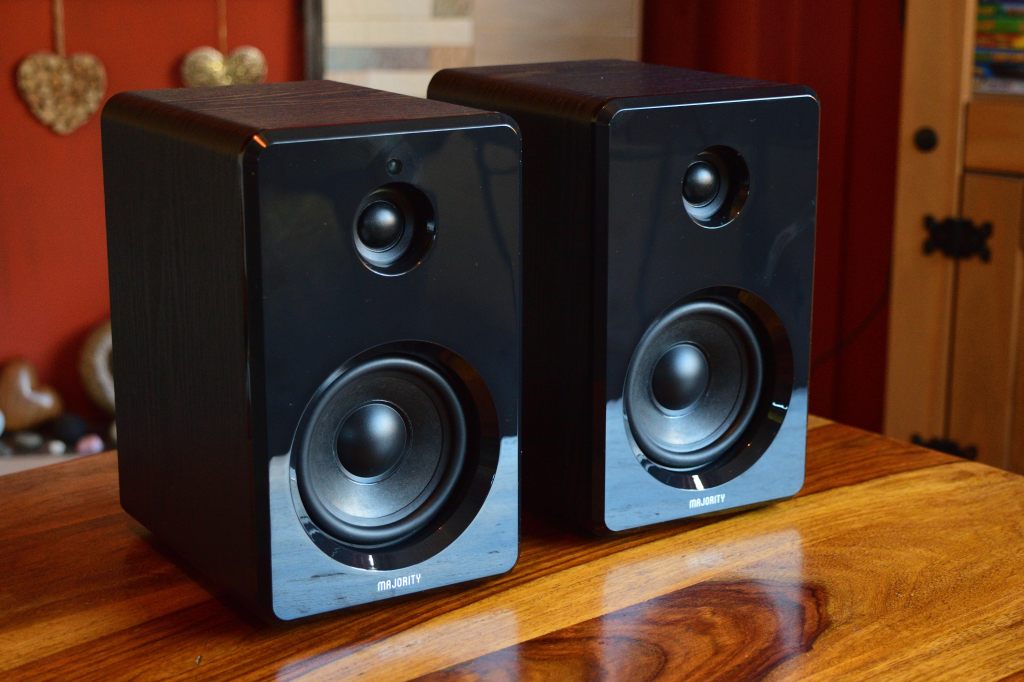 Majority D40 Bookshelf Speakers Review – Quality Sound On A&nbsp;Budget?